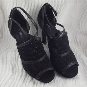 ♡BCBG Black Open Toe Sandal Heels♡